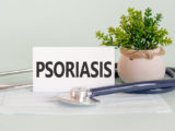 Psoriasis - Wer behandelt Schuppenflechte und ist Schuppenflechte heilbar? Was kann man selbst dagegen unternehmen?